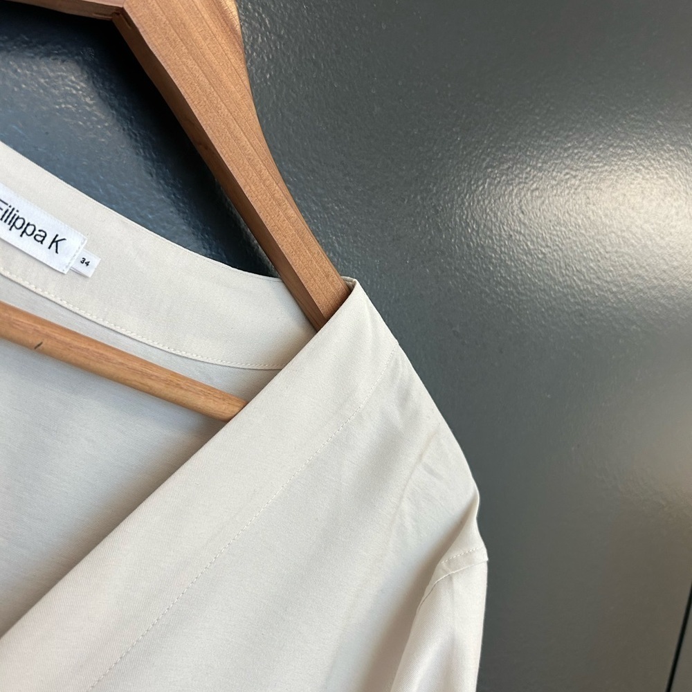 Filippa K “Isobel” NWOT size 34 (4 US) dress shirt in ivory/cream oversized - Picture 4 of 16